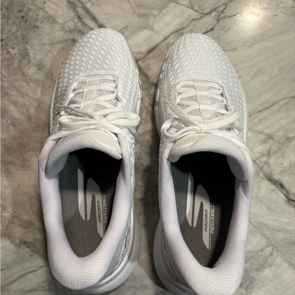 Skechers White Hands-Free Sneakers men’s 10.5